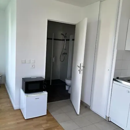 Studio De 25 M2 A Massy マシー